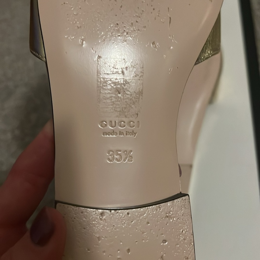 Gucci sandals. 35 1/2 - Picture 7 of 9